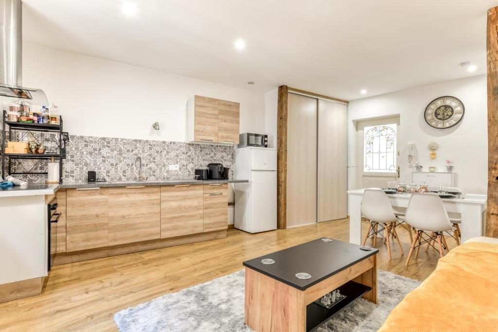 Ferienwohnung Soleil Sucre T2 Centre Historique De Narbonne Exterior foto